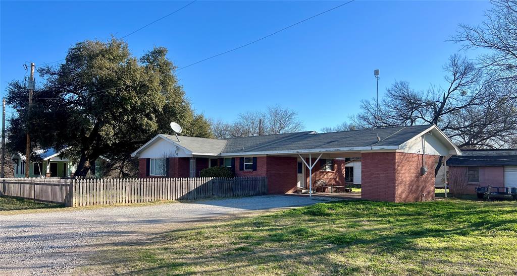 216 Woodlawn Avenue - Photo 1