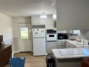216 Woodlawn Avenue - Photo 8