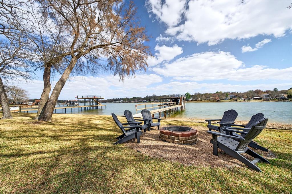 212 Sunray Street - Photo 1