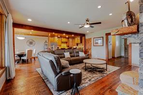 2033 Harbor Way - Photo 2