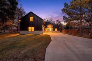 114 Castlewood Road - Photo 2
