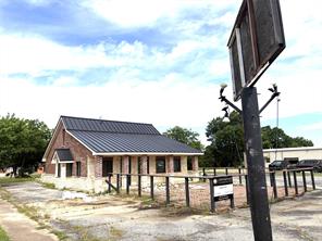 900 N Broughton Street - Photo 2