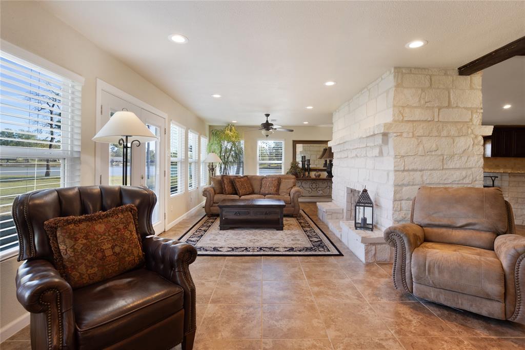 324 County Road 3172 - Photo 11