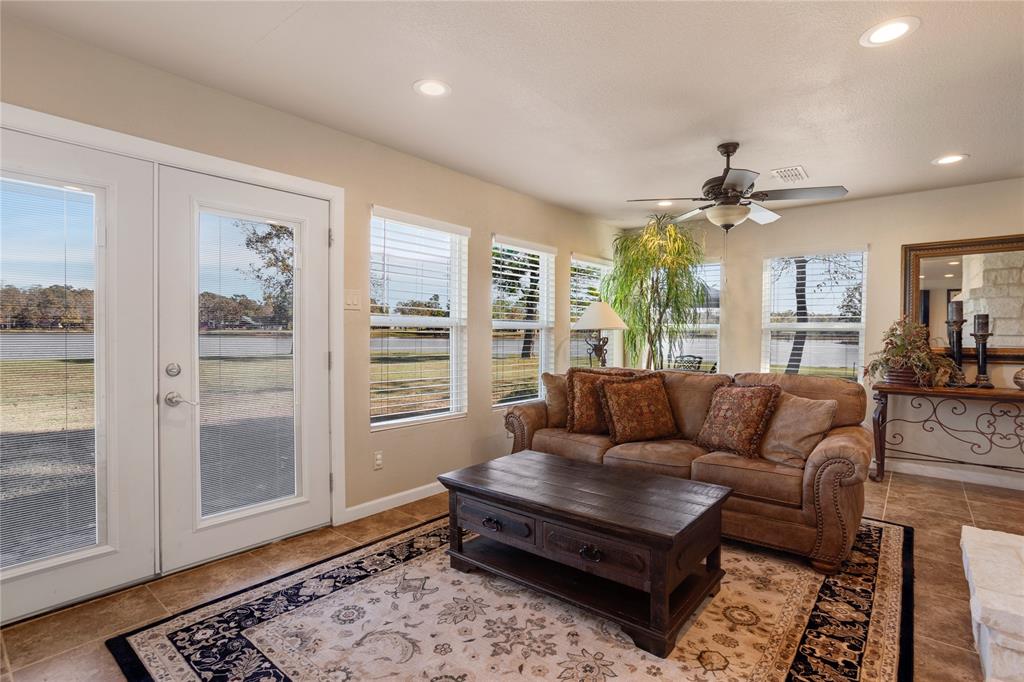 324 County Road 3172 - Photo 12