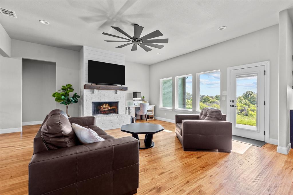 2100 Shady Grove Road - Photo 11