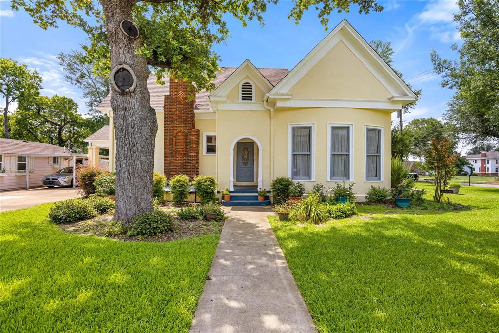 330 E Mcneill Street - Photo 1