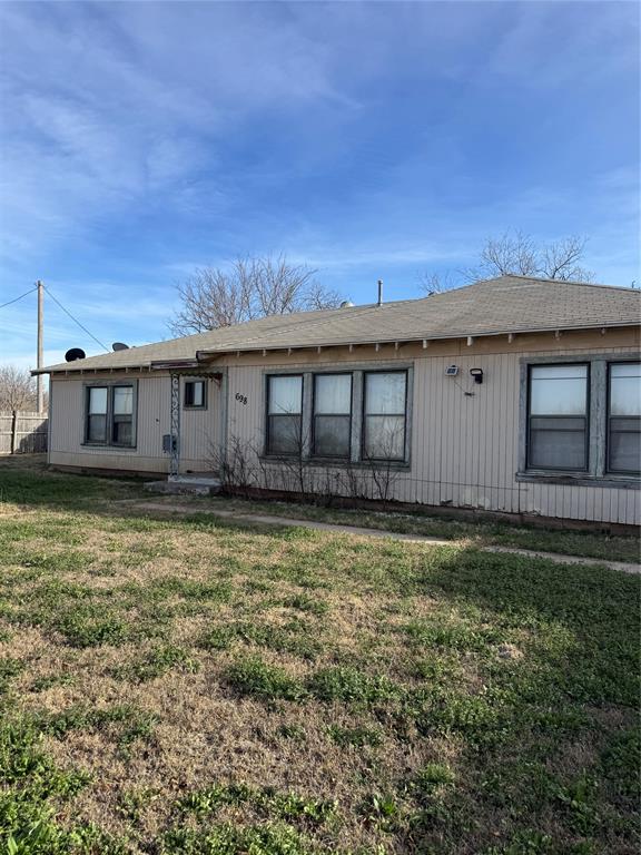 698 E Goeth Street - Photo 1