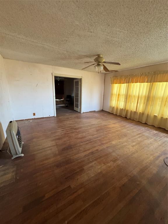 698 E Goeth Street - Photo 4