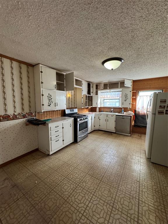 698 E Goeth Street - Photo 6