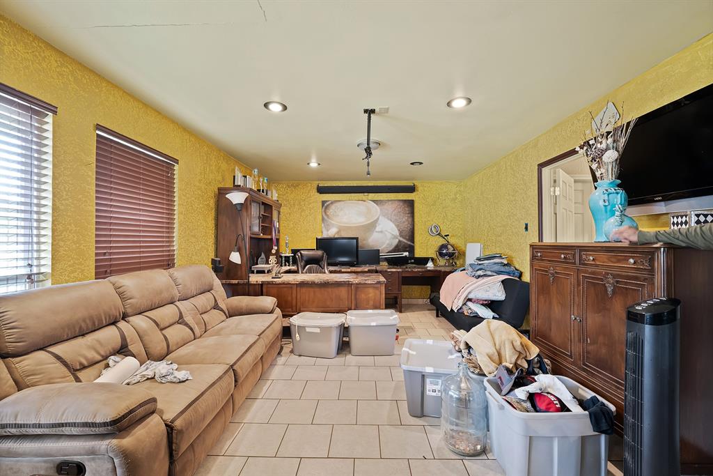 8445 S Fm 730 - Photo 40