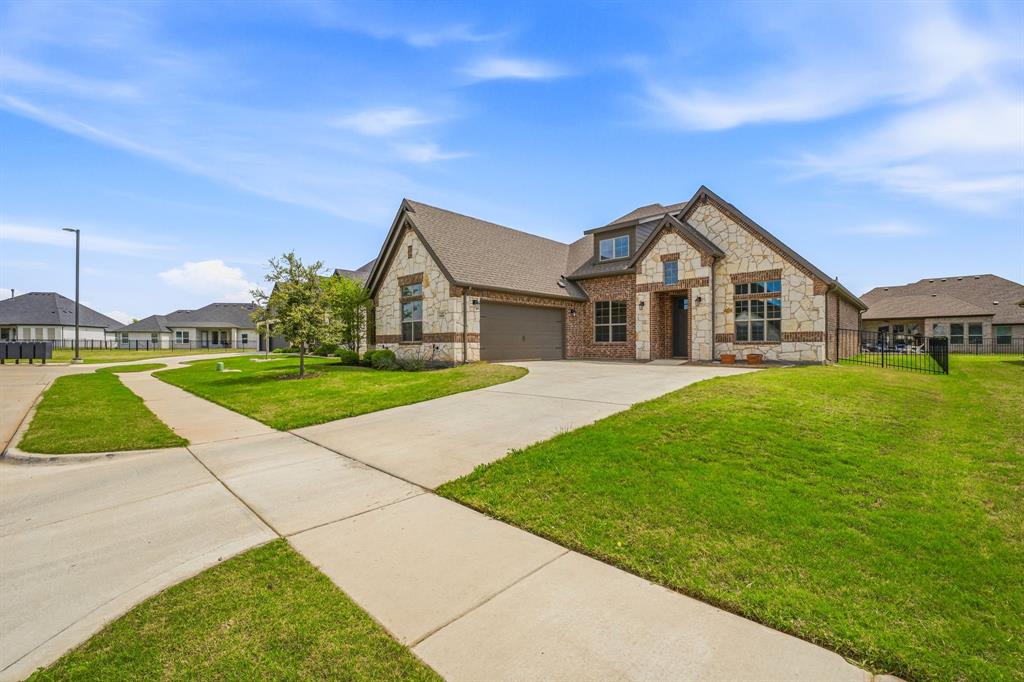 1038 Mickelson Drive - Photo 4