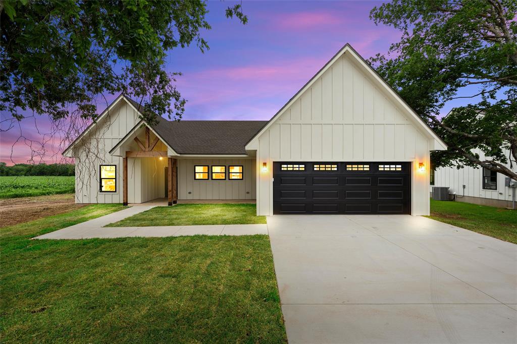 5200 Bogey Lane - Photo 1