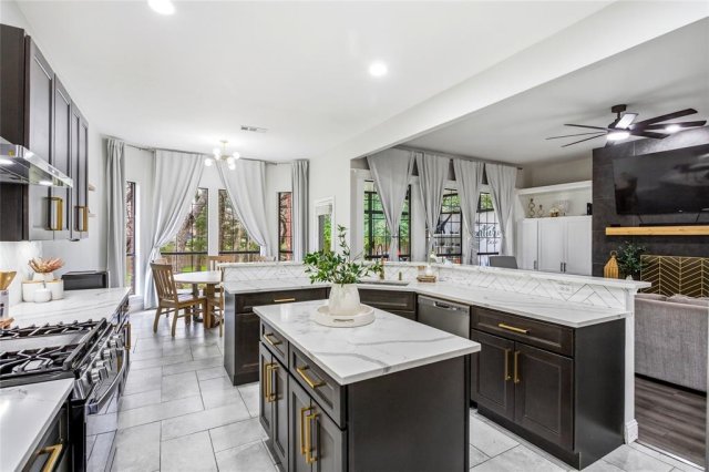 822 Longmeadow Court