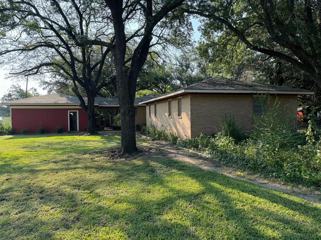 205 W Dickson Street - Photo 1