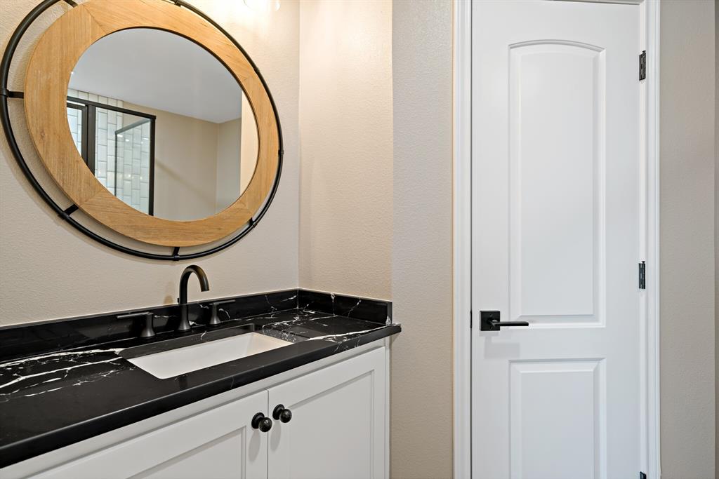 11254 Farm Road 195 - Photo 24