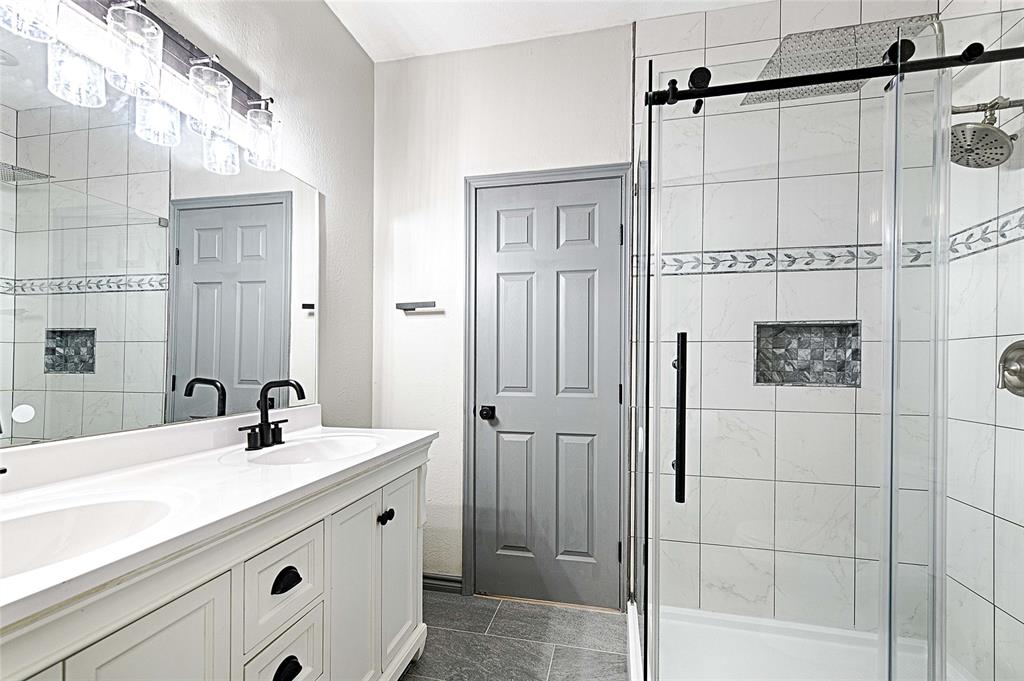 4805 Hunters Ridge Drive - Photo 7