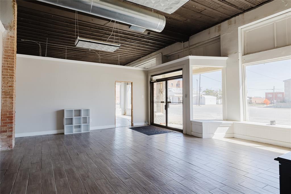 200 W 8th Street - Photo 3