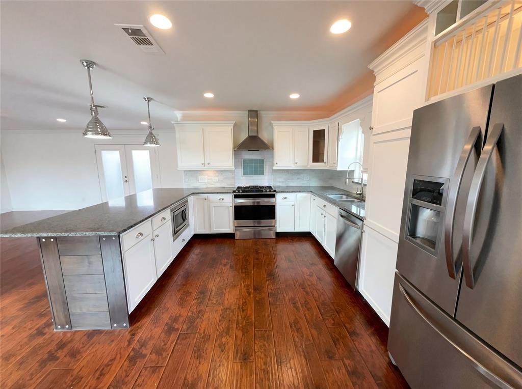 8541 Strathmore Drive - Photo 2