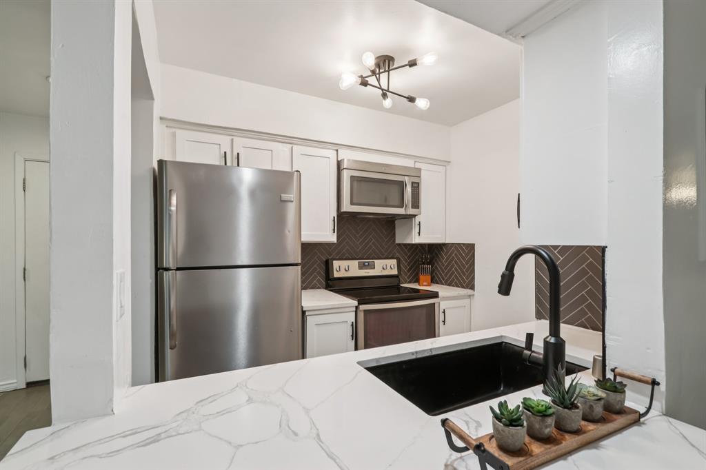 4859 Cedar Springs Road - Photo 15
