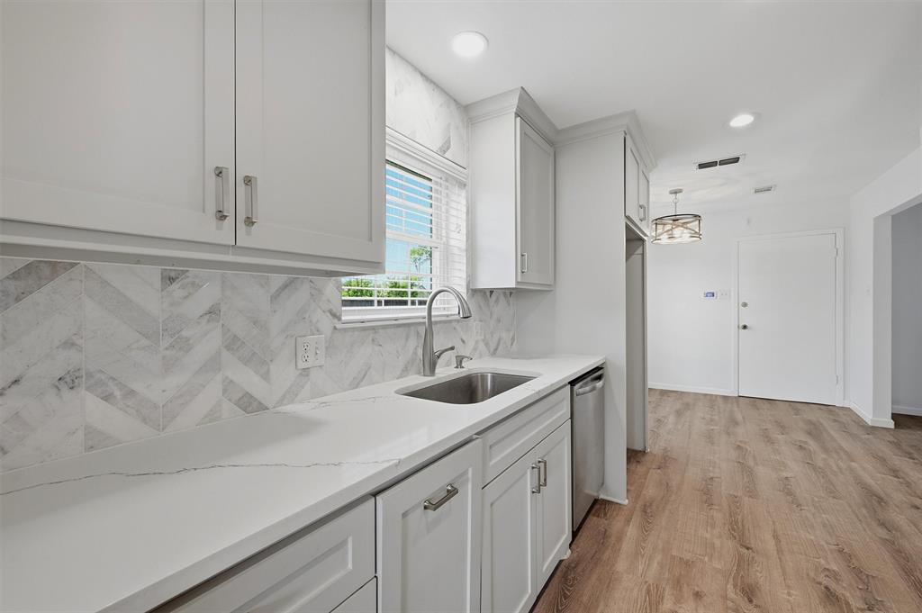 720 Blanton Drive - Photo 16