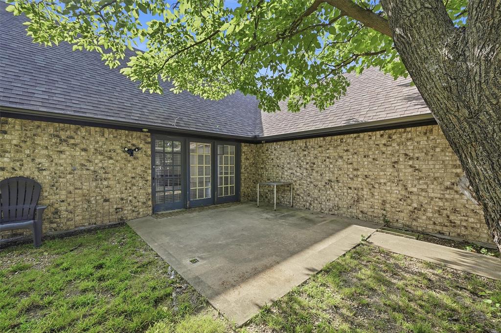 720 Blanton Drive - Photo 3