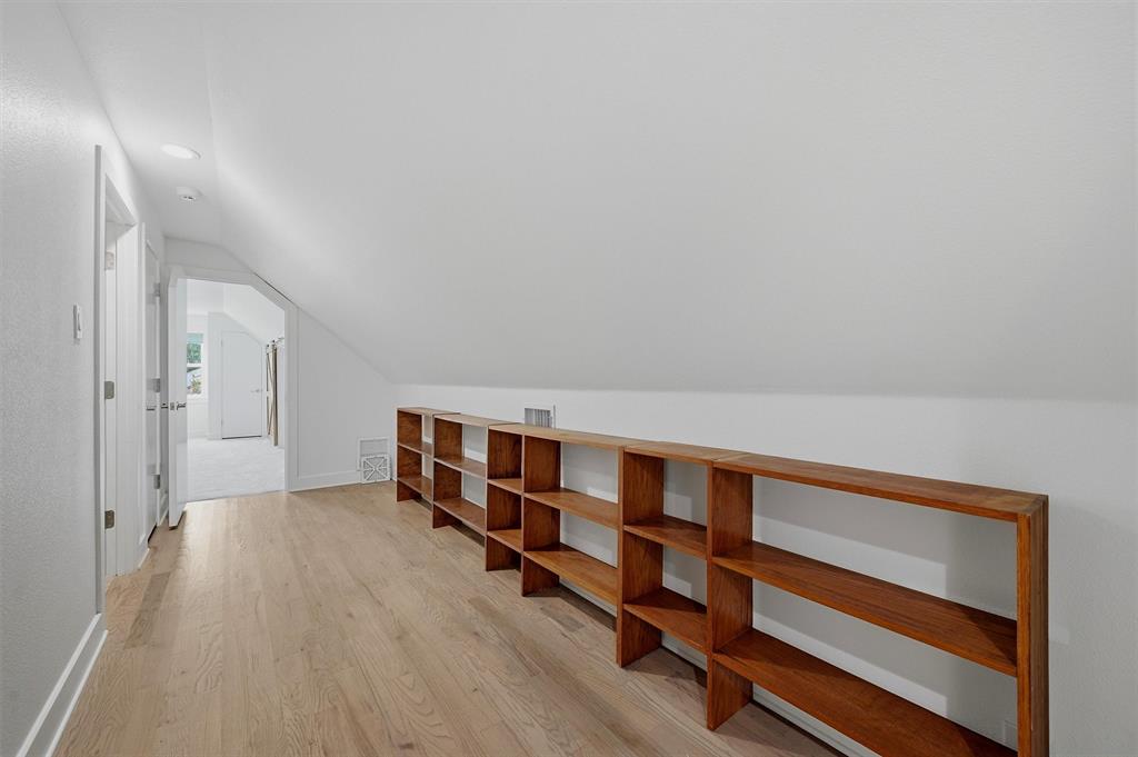720 Blanton Drive - Photo 32
