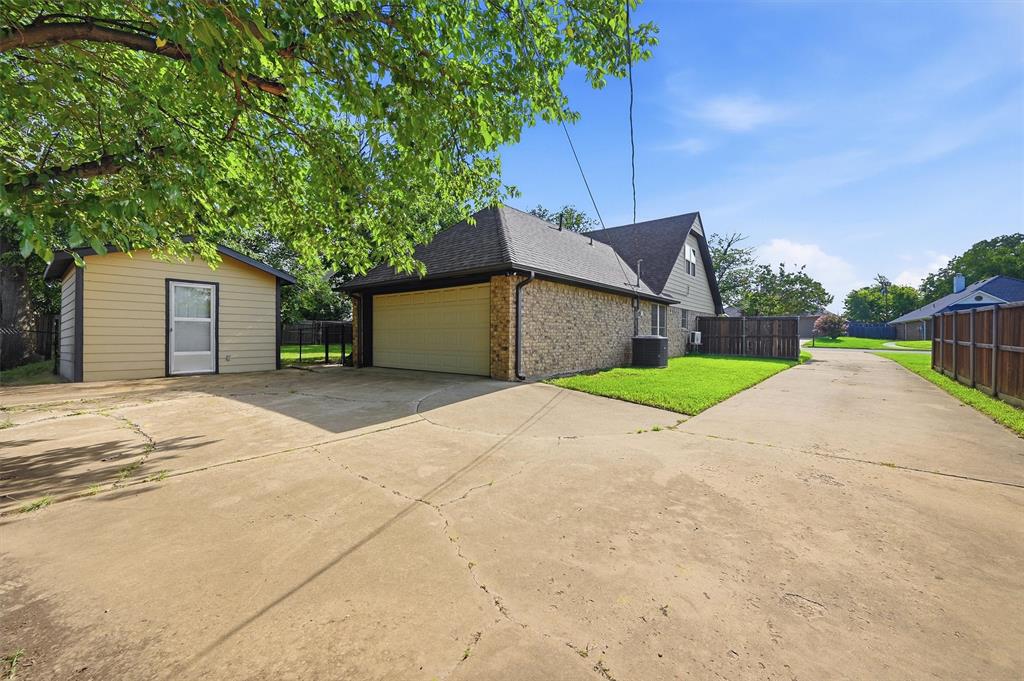 720 Blanton Drive - Photo 5