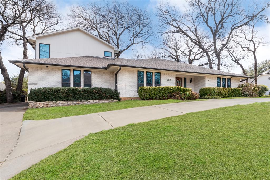 1509 Riverview Drive - Photo 1