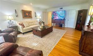 2511 Greenway Drive - Photo 2