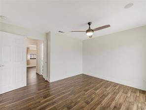 303 E 6th Street - Photo 17