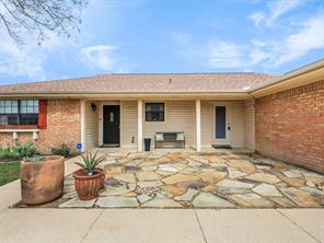 303 E 6th Street - Photo 2