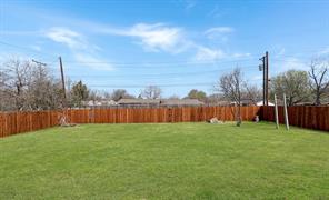 303 E 6th Street - Photo 3