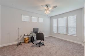 136 Wenham Way - Photo 33