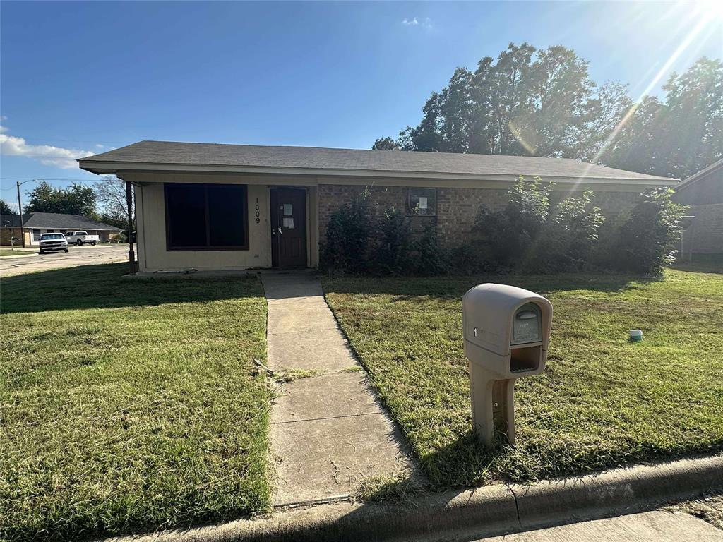 1009 Camp Street - Photo 1