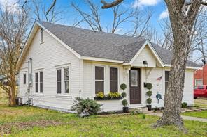 304 Texas Street - Photo 2