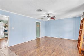 709 Hurstview Drive - Photo 17