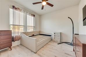 4225 Elkins Avenue - Photo 11