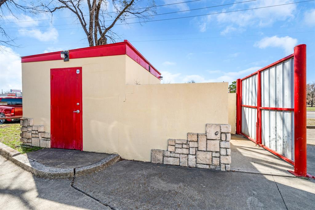 1014 W Moore Avenue - Photo 36
