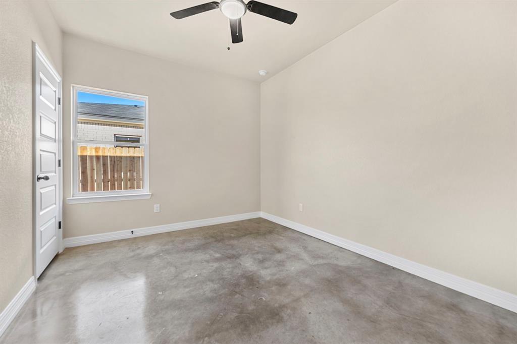 1315 Lone Pine Way - Photo 3