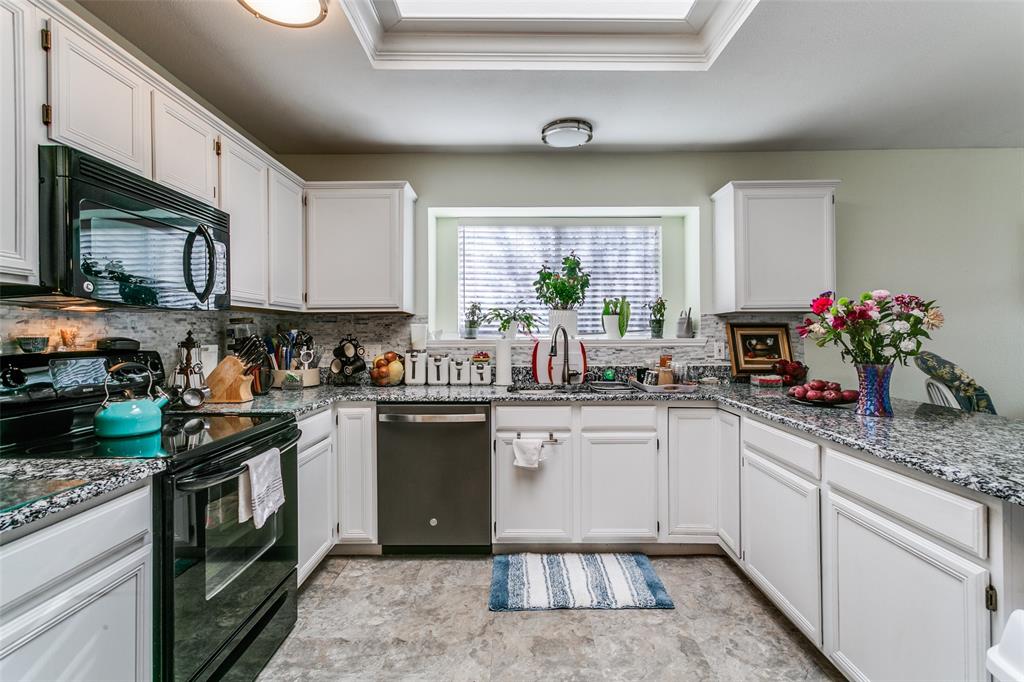 1051 Summit Park - Photo 10