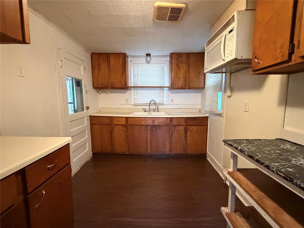 2931 S Barrett Avenue - Photo 6