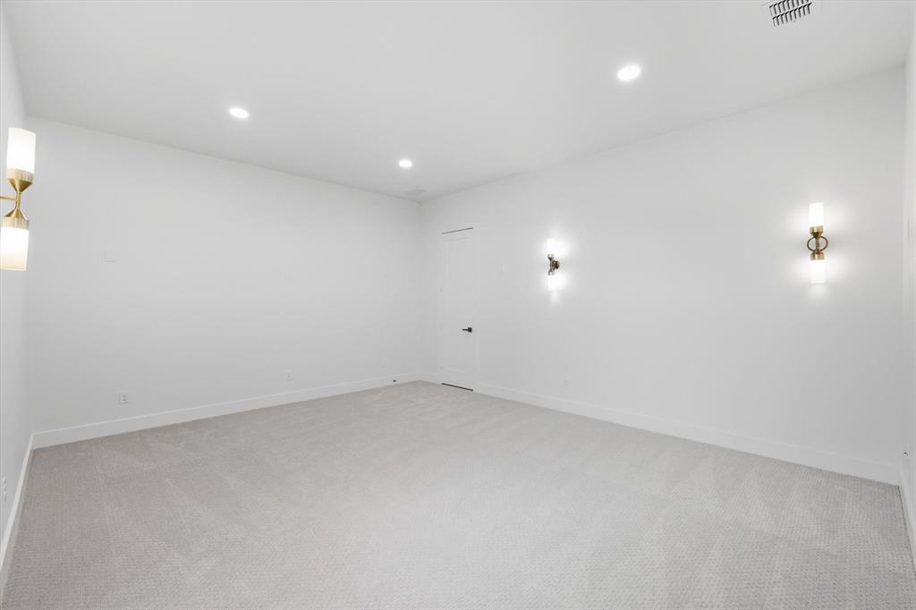 911 Brinn Boulevard - Photo 27