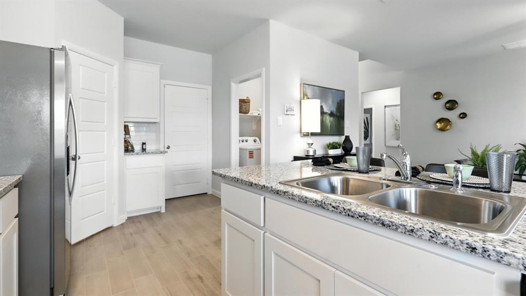 612 HARVEY Street - Photo 5