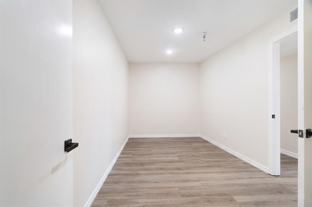 3790 Lamar Avenue - Photo 14