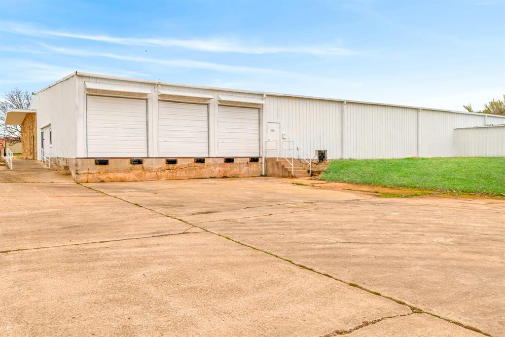 3790 Lamar Avenue - Photo 3