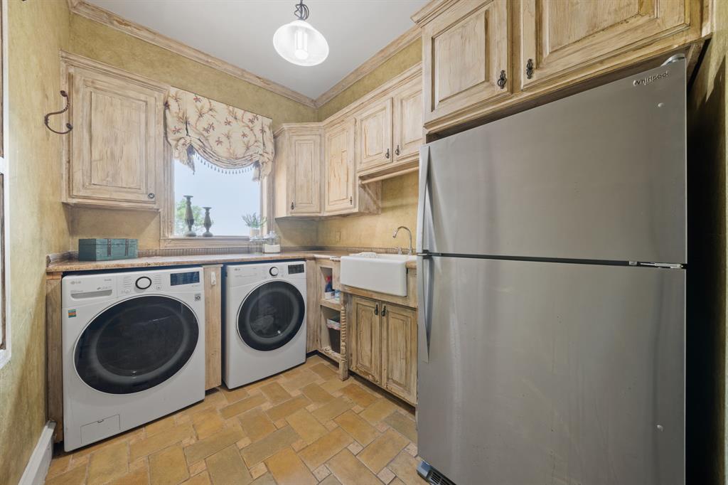 2454 W SH 380 - Photo 13