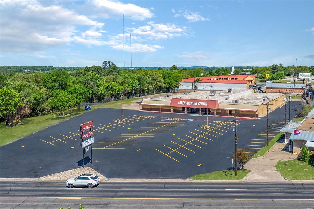 900 W Corsicana Street - Photo 1