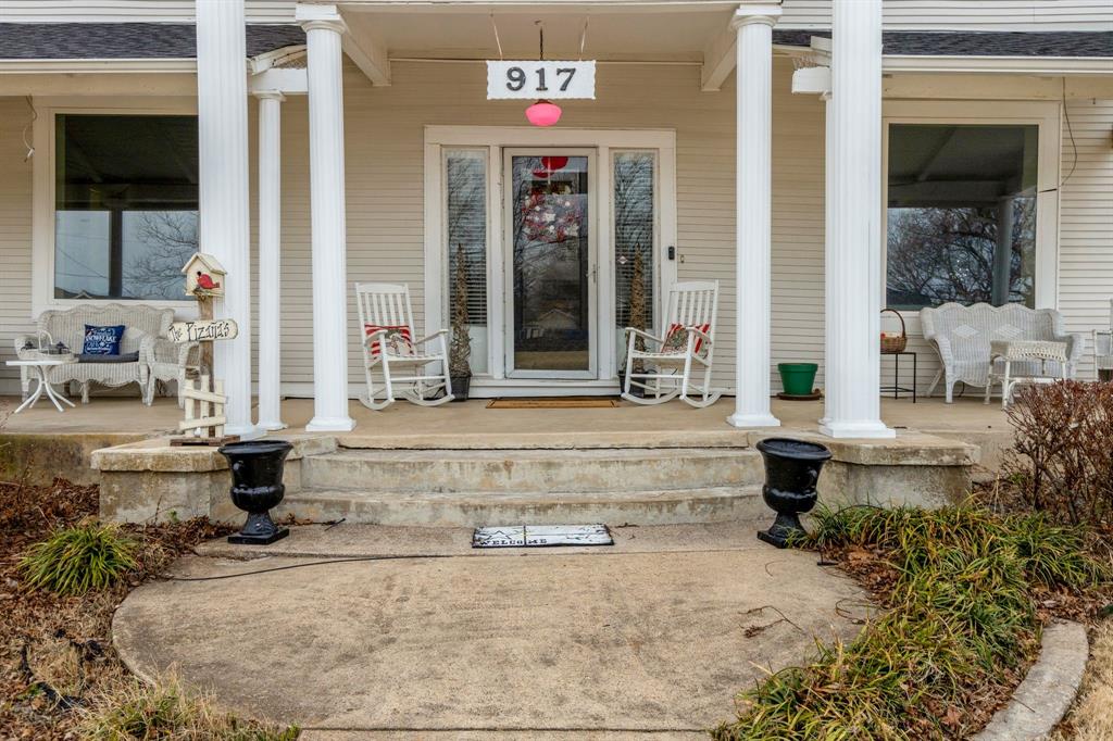 917 Wood Street - Photo 2