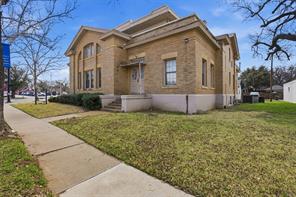 700 Elm Street - Photo 3