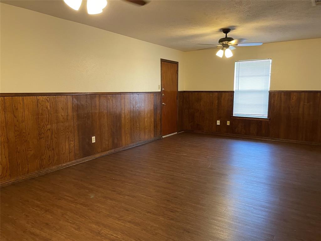 123 EVELYN Street - Photo 3